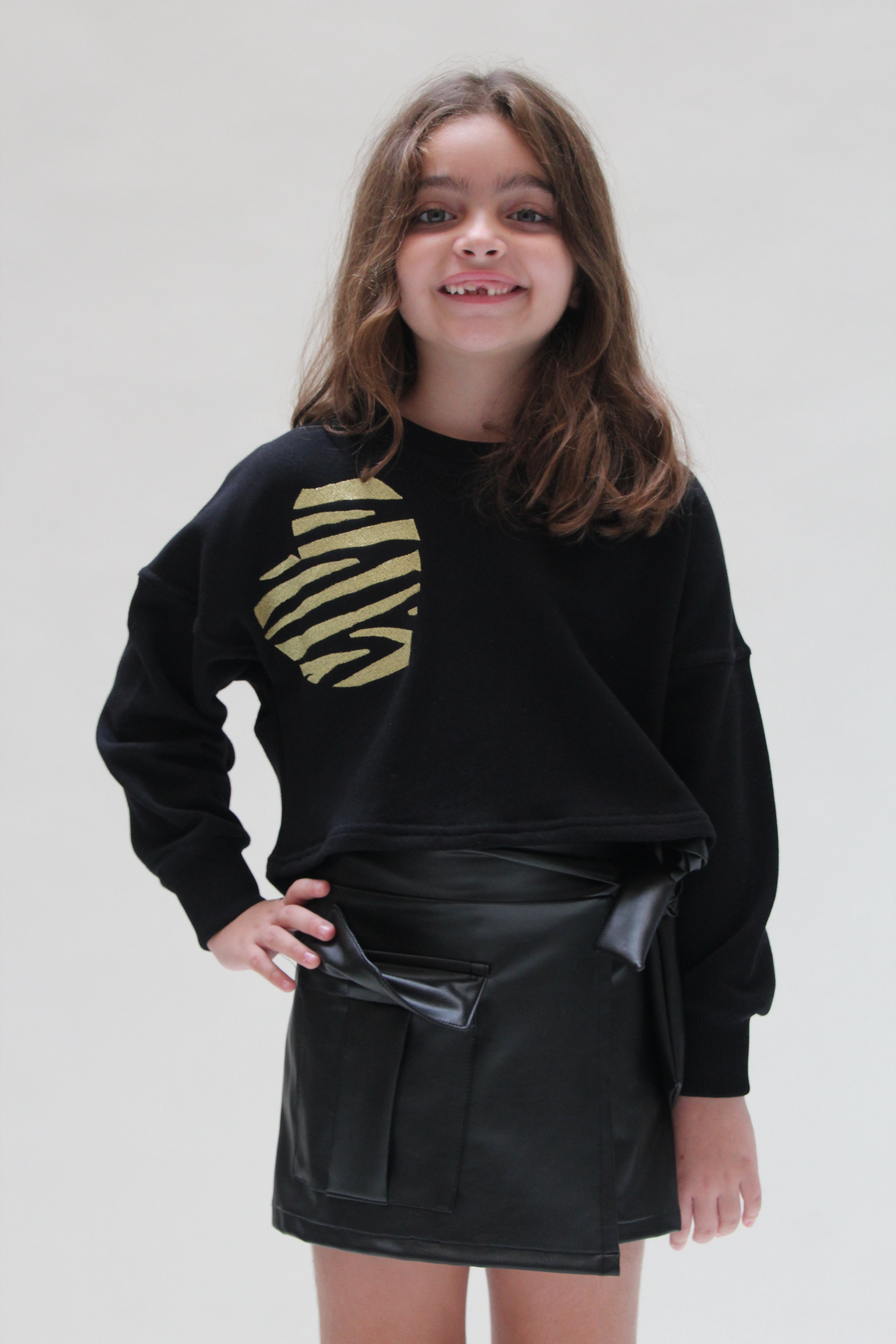 Sweatshirt with Studs on the back For Girls - Black