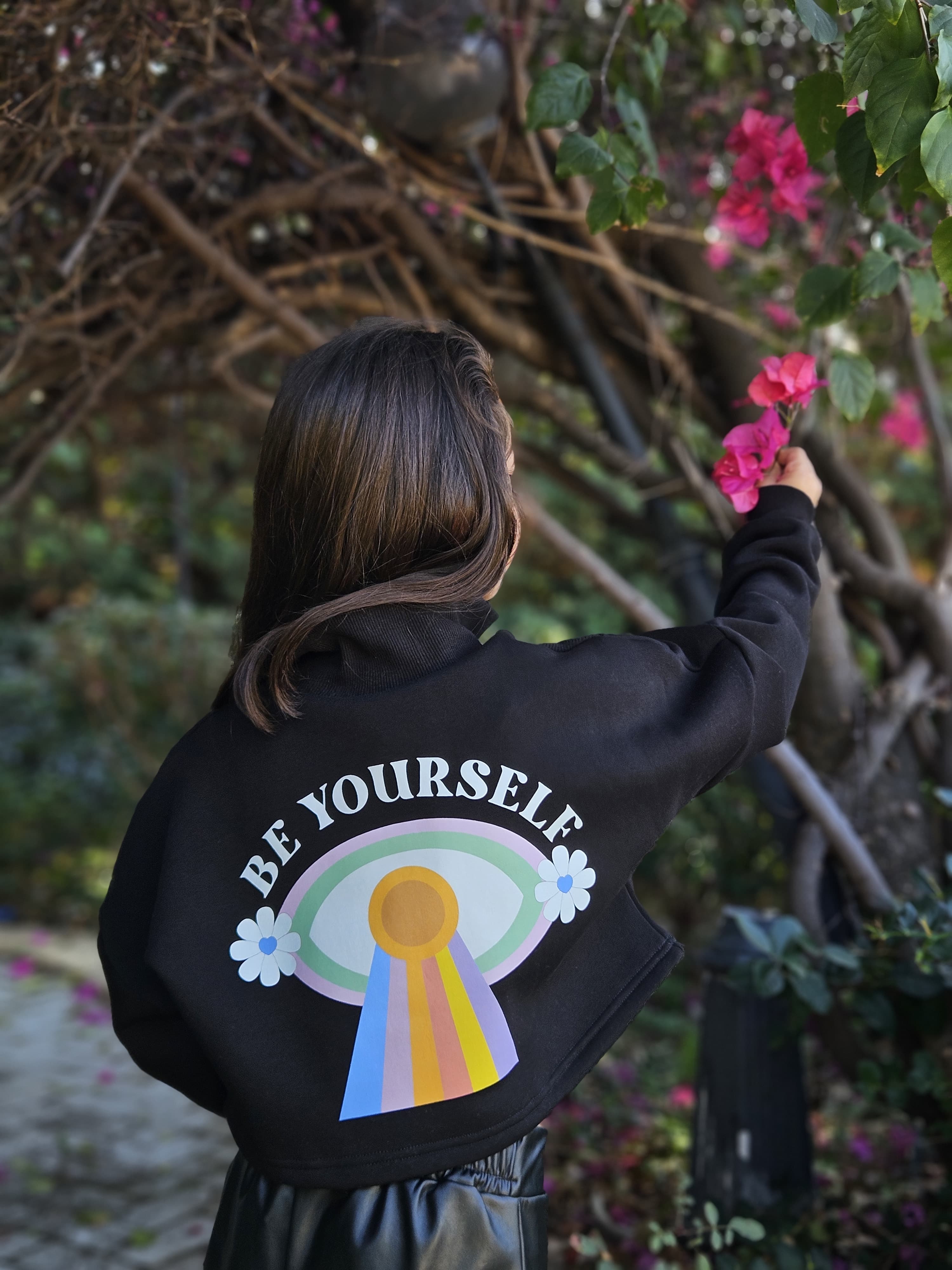 Printed Cropped Sweatshirt - Pear