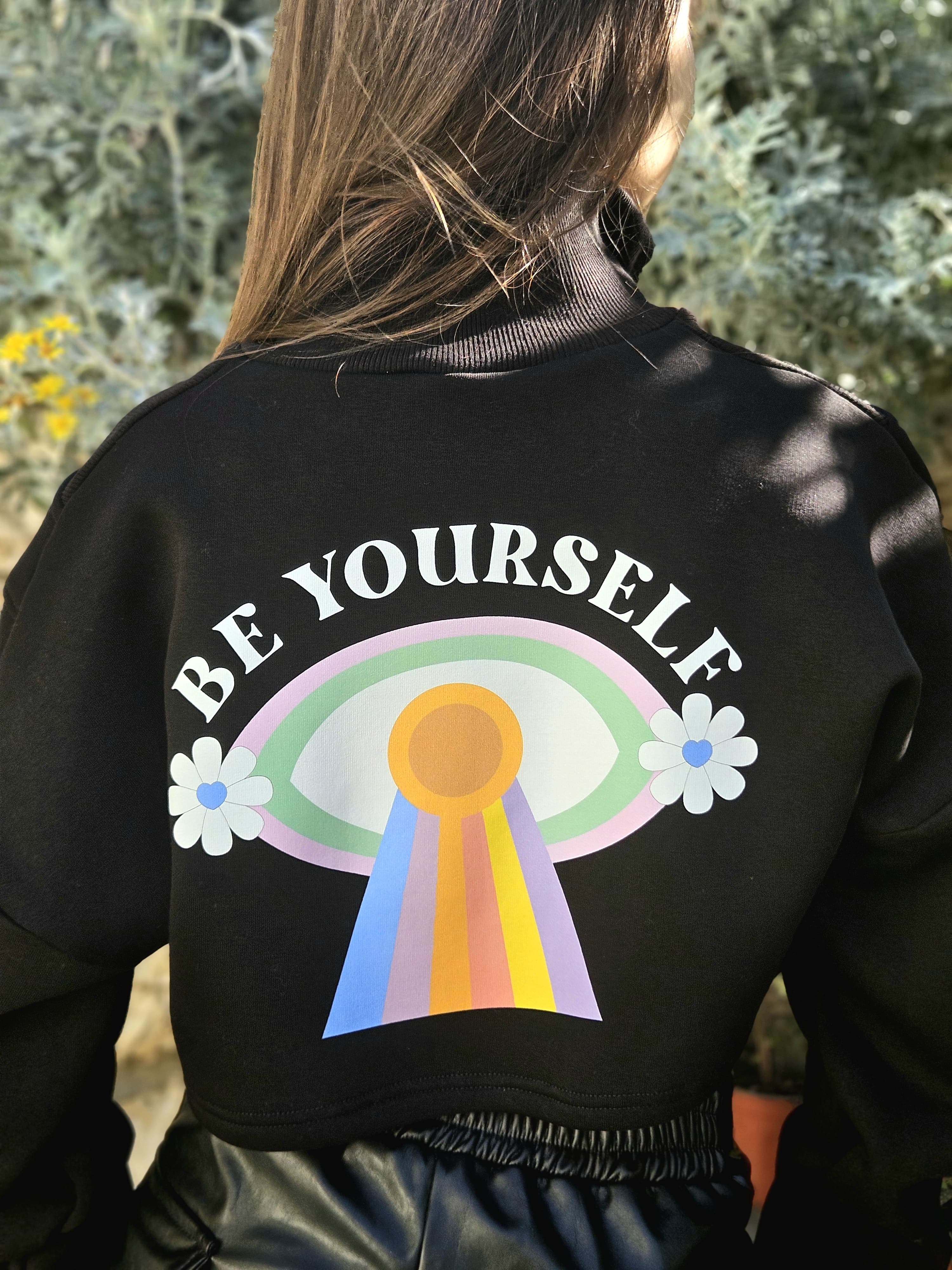 Printed Cropped Sweatshirt - Pear